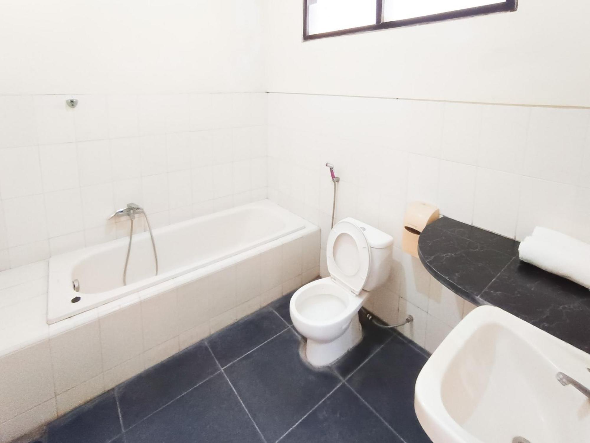 Gita Puri Redpartner Blitar Otel Dış mekan fotoğraf