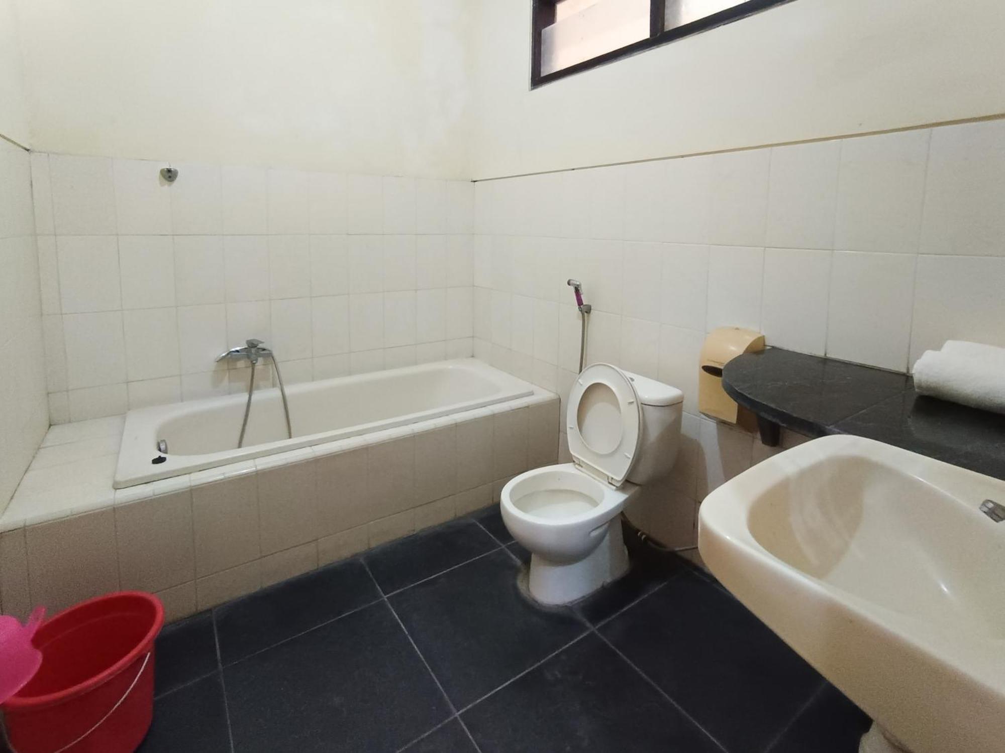 Gita Puri Redpartner Blitar Otel Dış mekan fotoğraf