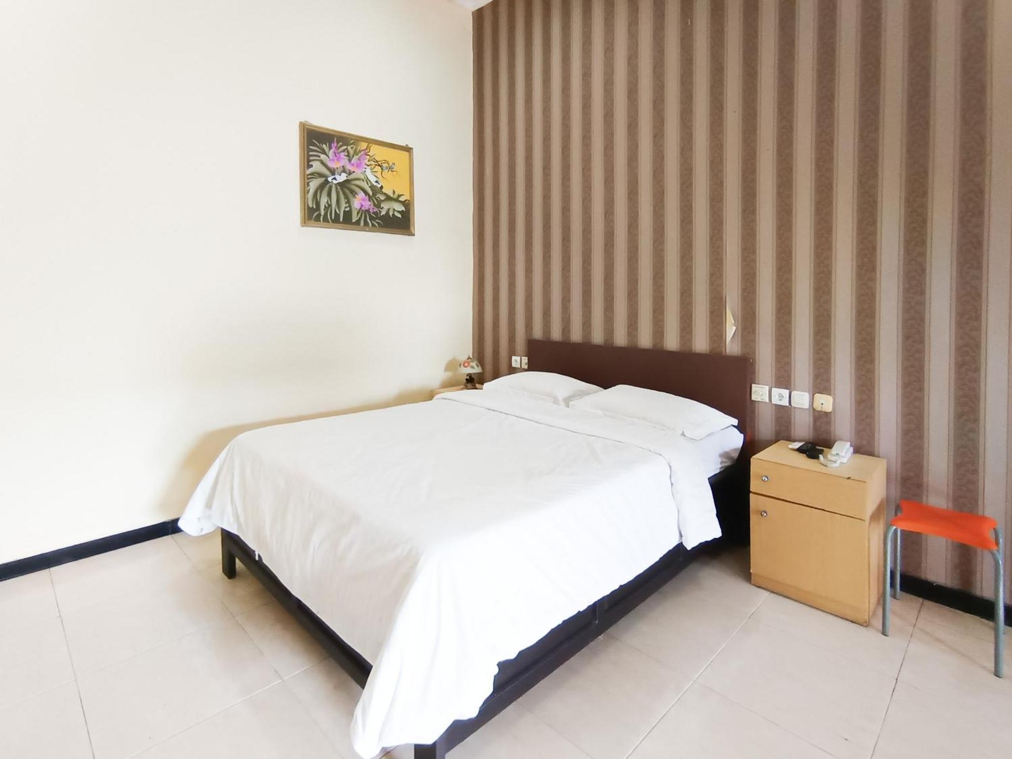 Gita Puri Redpartner Blitar Otel Dış mekan fotoğraf