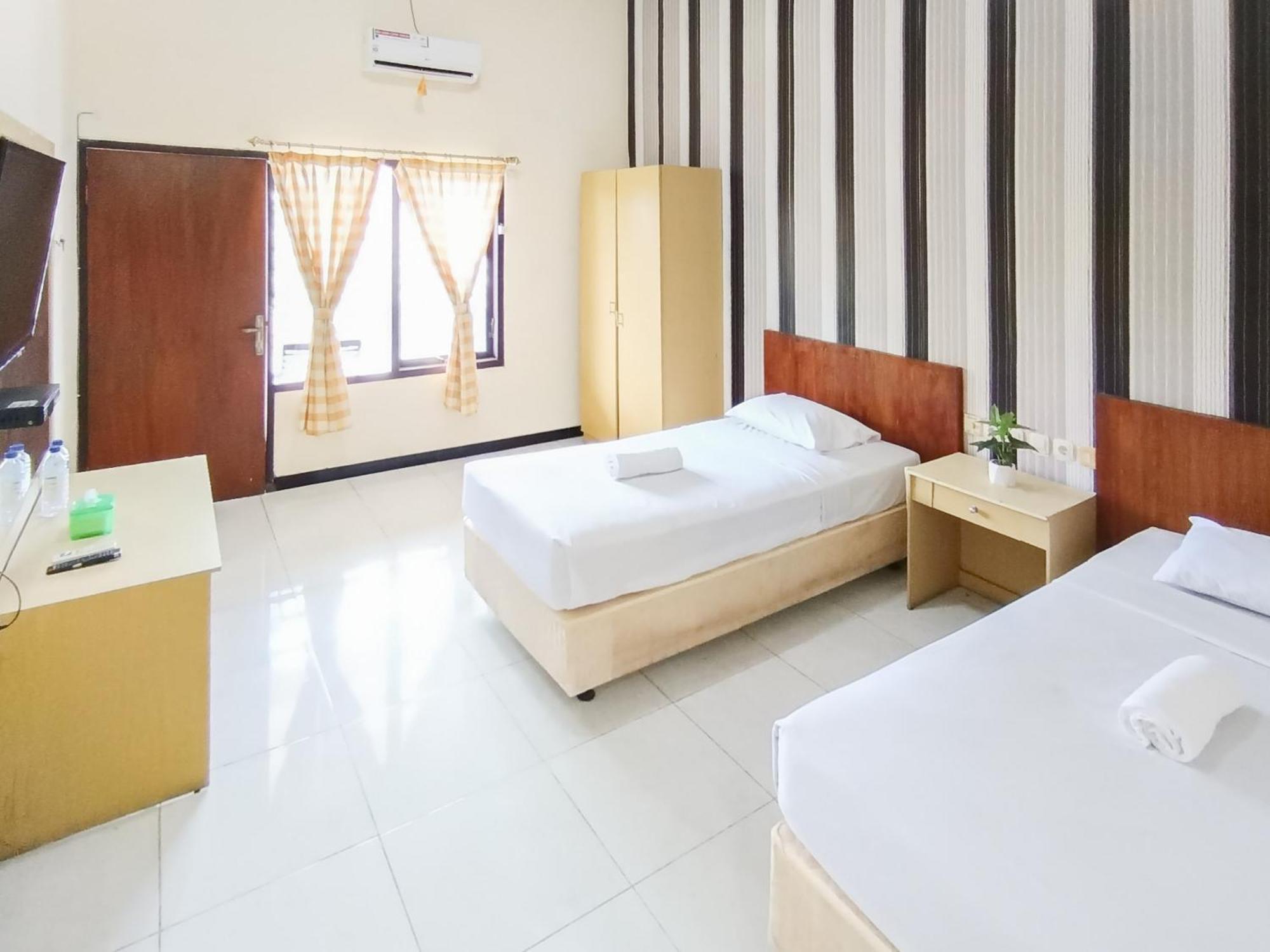 Gita Puri Redpartner Blitar Otel Dış mekan fotoğraf