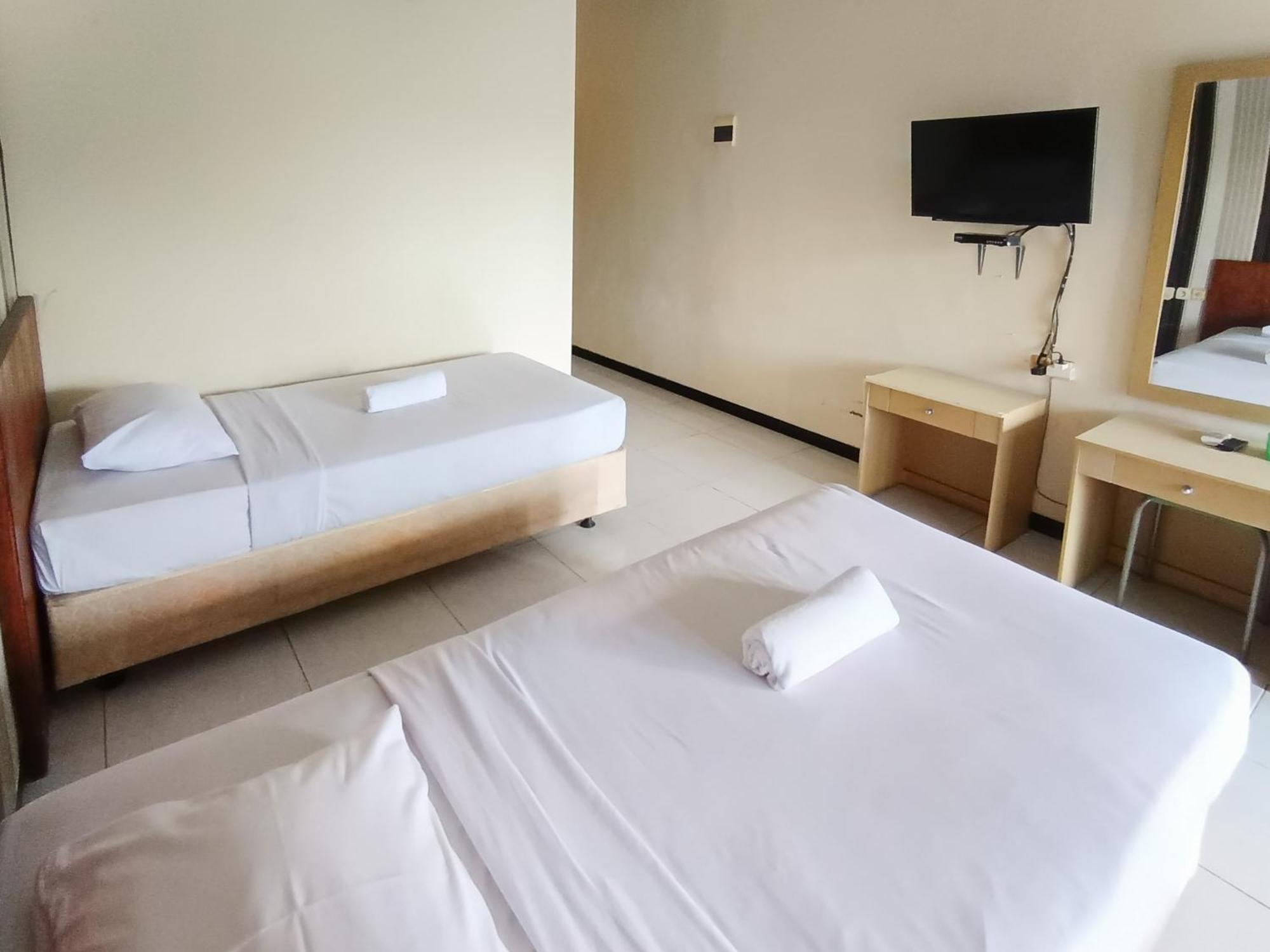 Gita Puri Redpartner Blitar Otel Dış mekan fotoğraf