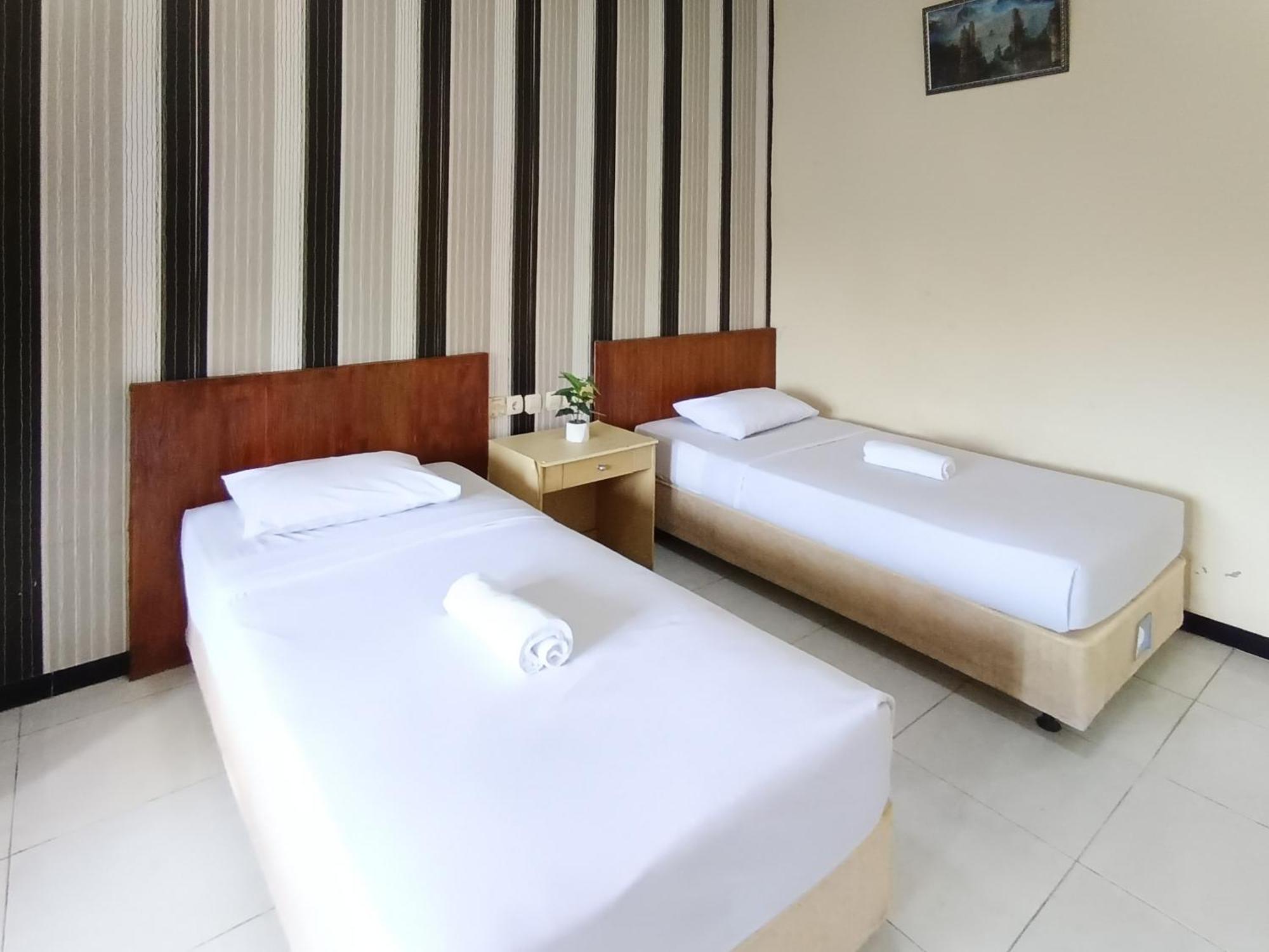 Gita Puri Redpartner Blitar Otel Dış mekan fotoğraf