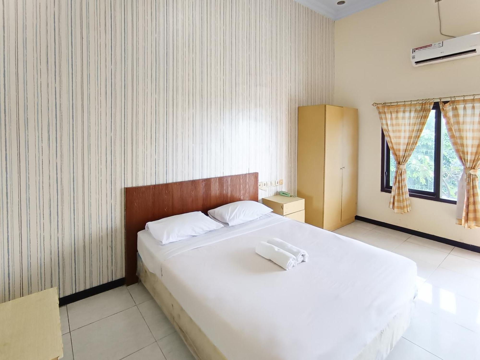 Gita Puri Redpartner Blitar Otel Dış mekan fotoğraf
