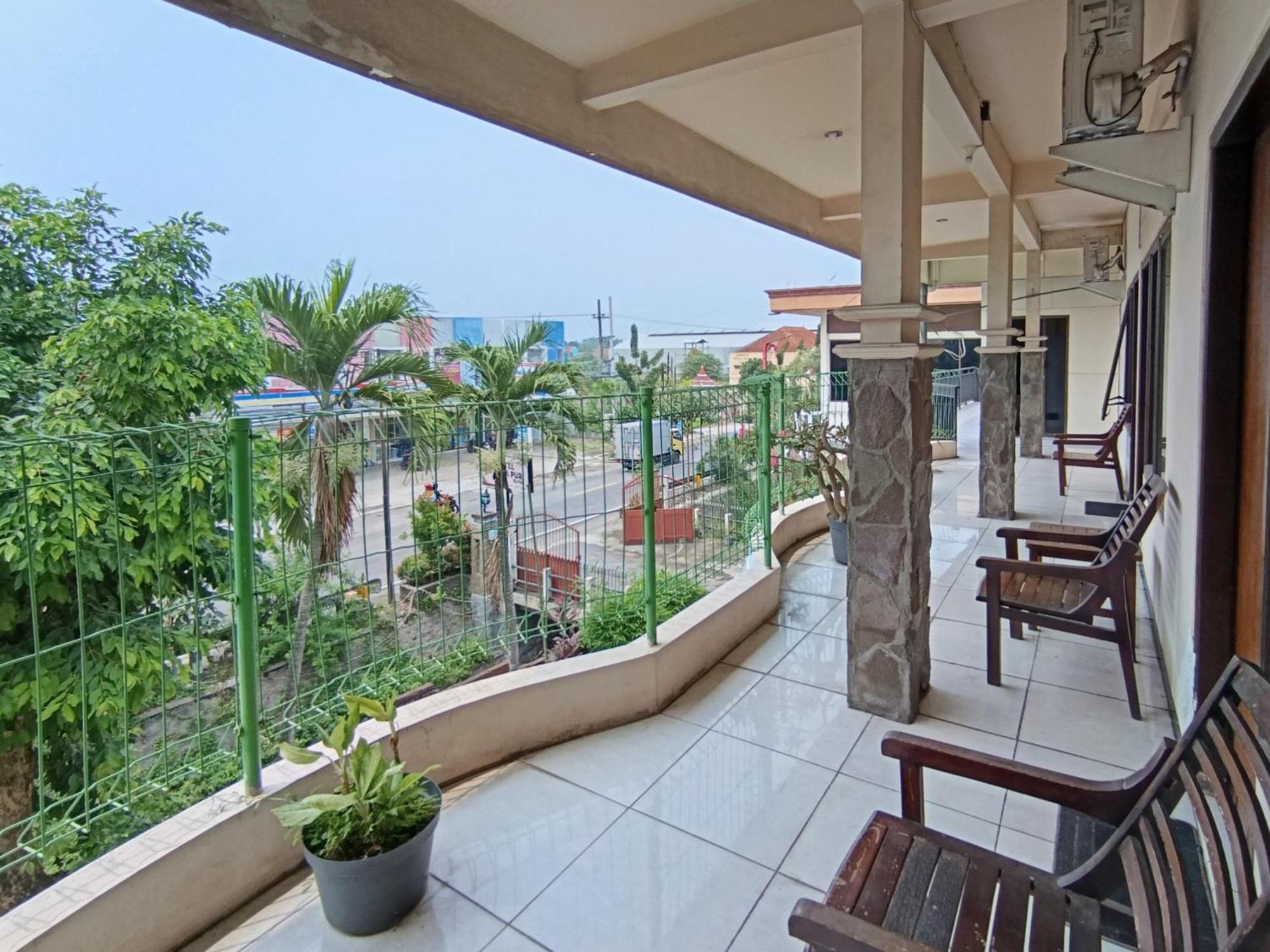 Gita Puri Redpartner Blitar Otel Dış mekan fotoğraf